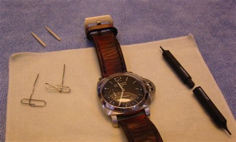 panerai luminor strap replacement.